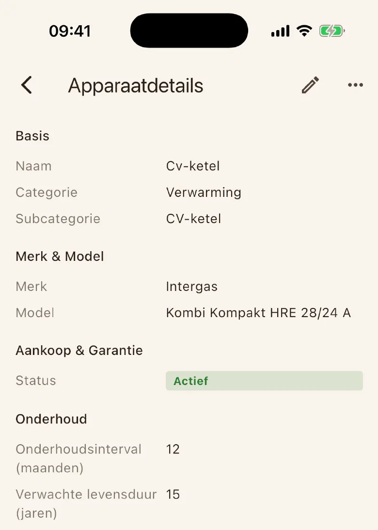 Het apparaatscherm van Woonvos met de cv-ketel: merk Intergas, model Kombi Kompakt HRE 28/24 A, status actief, onderhoudsinterval 12 maanden